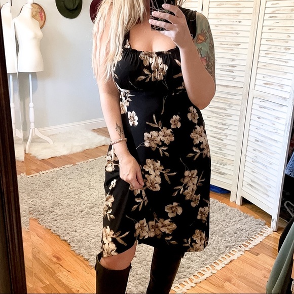 Axcess Dresses & Skirts - AXCESS LIZ CLAIBORNE | Floral Sleeveless Mini Dress Black